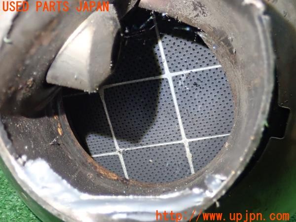 3UPJ=28140159]プジョー 5008 GTブルーHDi(P87AH01)純正 触媒 マニバーター マテリアル 約10.5㎏ 切断加工品 ジャンク_m3