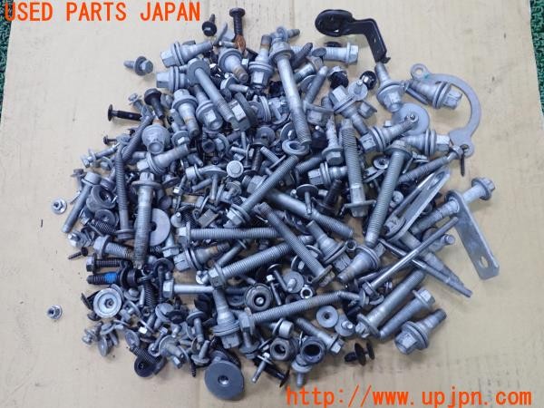 3UPJ=28140720]プジョー 5008 GTブルーHDi(P87AH01)ネジ・ナット・ステー類 セット ジャンク_m0