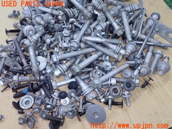 3UPJ=28140720]プジョー 5008 GTブルーHDi(P87AH01)ネジ・ナット・ステー類 セット ジャンク_m2