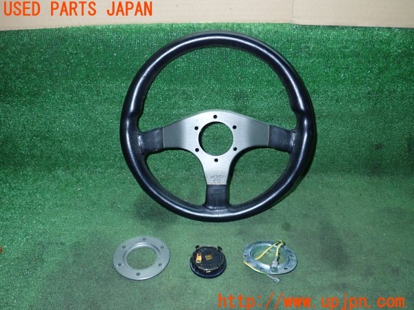 3UPJ=28170617]アルファロメオ スパイダー(115)MOMO TUNER モモ チューナー ステアリング 315mm 中古_m1