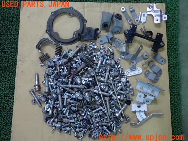3UPJ=28200720]アウトランダーPHEV(GG2W)前期 ネジ・ナット・ステー類 ジャンク_m0