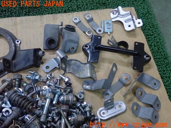 3UPJ=28200720]アウトランダーPHEV(GG2W)前期 ネジ・ナット・ステー類 ジャンク_m1