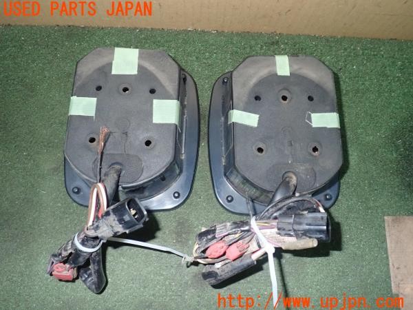 3UPJ=28280547]ジープ ラングラー(TJ40S)VALENS VS-L131 テールランプ 中古_m2