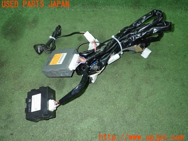 3UPJ=28300539]ハイエースバン 200系(TRH200V 3型)純正 61C148-0000 61C484-0001 セキュリティ 中古_m0