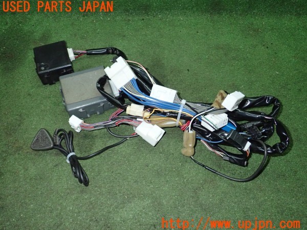 3UPJ=28300539]ハイエースバン 200系(TRH200V 3型)純正 61C148-0000 61C484-0001 セキュリティ 中古_m1