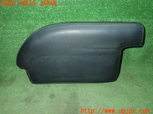 3UPJ=28300652]ハイエースバン 200系(TRH200V 3型)社外 アームレスト 肘置き センターコンソール運転席側 中古_m1