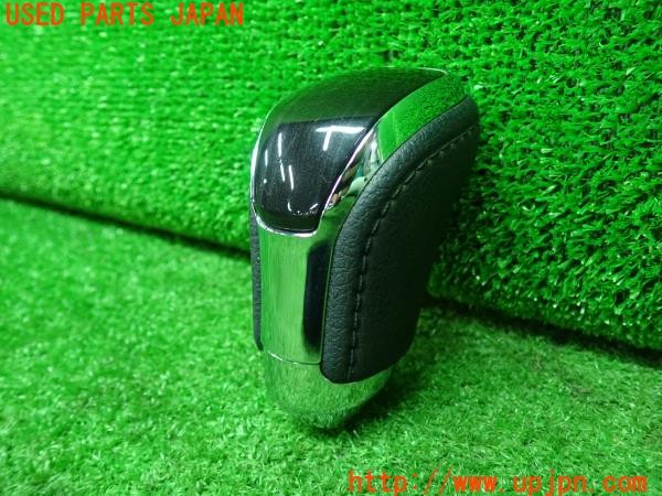 3UPJ=28310614]ハイエースバン200系(KDH206V 2型)純正? シフトノブ 黒木目調 中古_m0