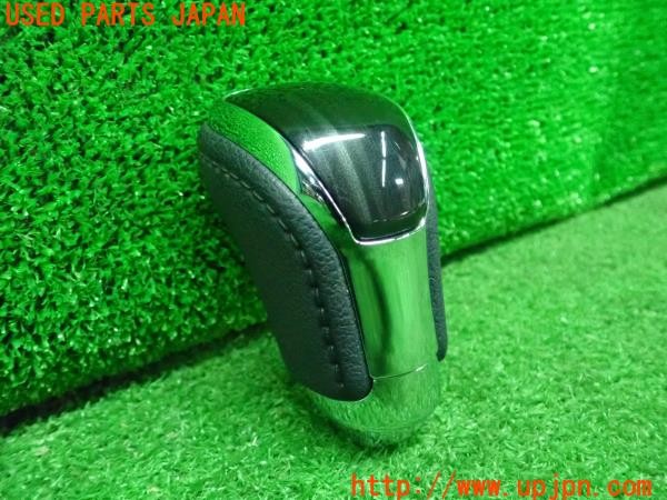 3UPJ=28310614]ハイエースバン200系(KDH206V 2型)純正? シフトノブ 黒木目調 中古_m1