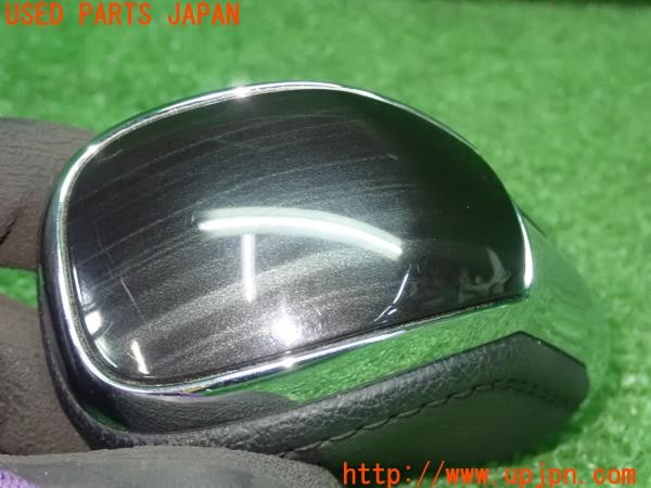 3UPJ=28310614]ハイエースバン200系(KDH206V 2型)純正? シフトノブ 黒木目調 中古_m4