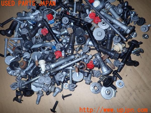 3UPJ=28370720]BMW ミニ(MINI)クーパーS(MF16S R56)ネジ・ナット・ステー類 セット ジャンク_m2