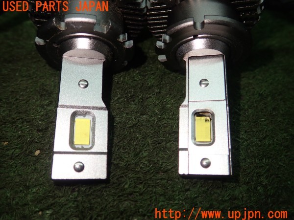 3UPJ=28450505]セルシオ(UCF31)後期 社外 LEDバルブ ヘッドライト D2S D2R 35W 中古_m2