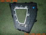 3UPJ=28480615]BMW M2 クーペ(1H30G F87)純正 シフトパネル 右ハンドル 社外 カーボン調カバー付き 中古_s4