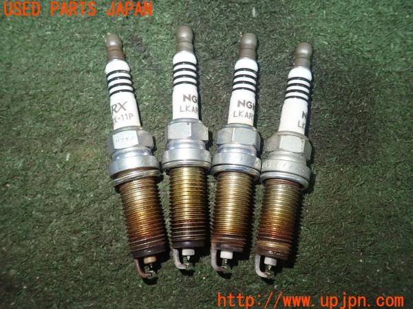 3UPJ=28500160]ヴェゼル ハイブリッド e:HEV(RV5)前期 NGK LKAR7ARX-11P PremiumRX スパークプラグ 4本 中古_m2