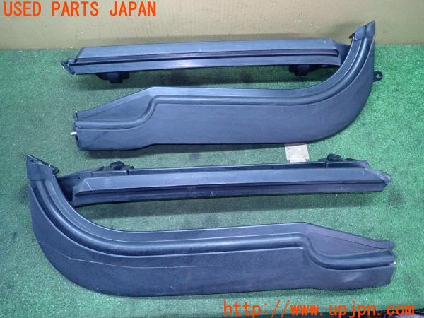 3UPJ=28630013]ジープ ラングラー(TJ40S)純正 ウィンドシールドヘッダーチャンネル 中古_m0