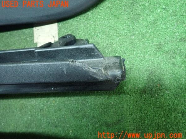 3UPJ=28630013]ジープ ラングラー(TJ40S)純正 ウィンドシールドヘッダーチャンネル 中古_m2