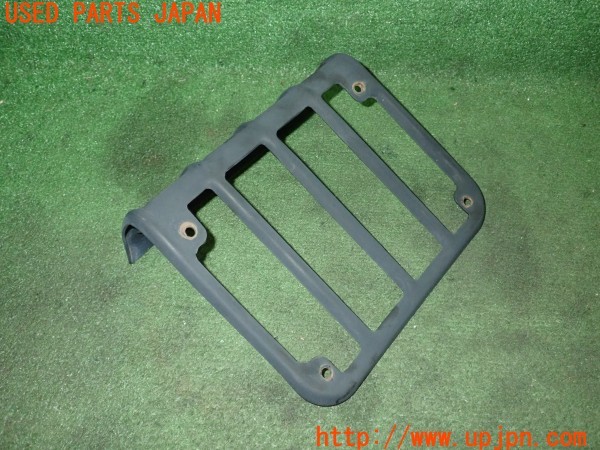 3UPJ=28640012]ジープラングラー アンリミテッド(JK36L)社外 左テールランプガード 中古_m1