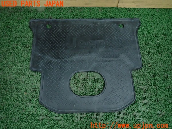 3UPJ=28640634]ジープラングラー アンリミテッド(JK36L)純正 ラゲッジマット 中古_m1