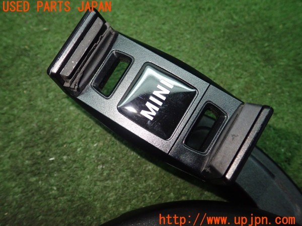 3UPJ=28710652]BMW ミニ(MINI)クーパー(XM15 F56)純正 MINI Click & Drive System スマホホルダー 純正 シガーソケット付き 中古_m2