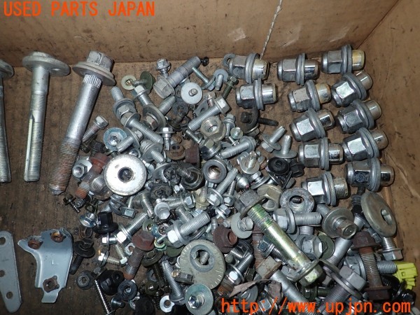 3UPJ=28920720]セルシオ(UCF31)後期 ネジ・ナット・ステー類 セット ジャンク_m3