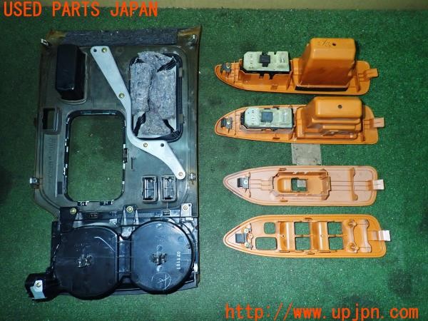 3UPJ=29030645]ランドクルーザー100(UZJ100W)中期 純正 木目調パネル ドアスイッチ シフトパネル 中古_m4
