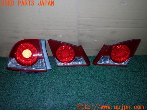 3UPJ=29100547]シビック タイプR(FD2)前期 純正 テールランプ フィニッシャー付き 中古_m0