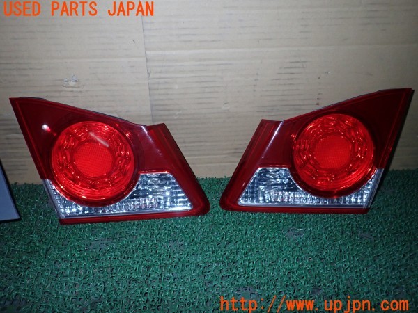 3UPJ=29100547]シビック タイプR(FD2)前期 純正 テールランプ フィニッシャー付き 中古_m2