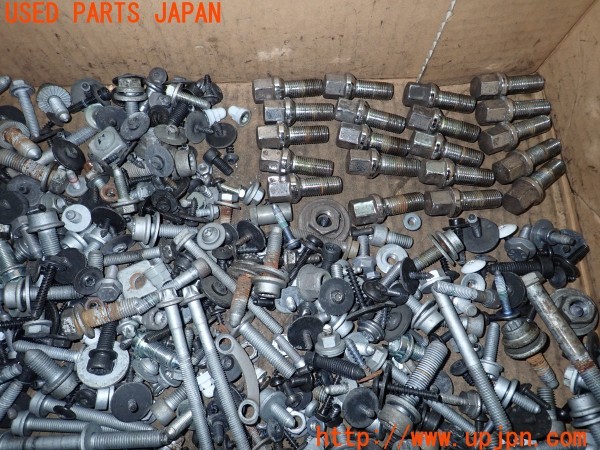 3UPJ=29170720]ポルシェ マカン ターボ(95BCTL 95B型)ネジ・ナット・ステー類 セット ジャンク_m3
