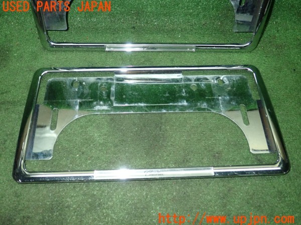 3UPJ=29200001]キャデラック CTS スポーツセダン(X322B)純正 G0730028 クロームナンバープレートフレーム 2017年モデル 中古_m2