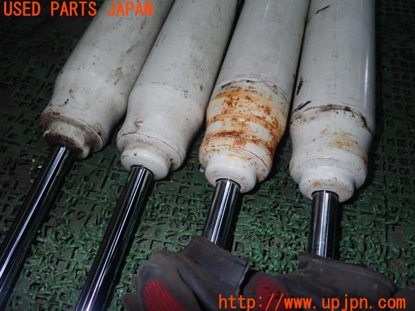3UPJ=29240408]ハイラックスサーフ(KZN130W)社外 32050 ショックアブソーバー 中古_m1