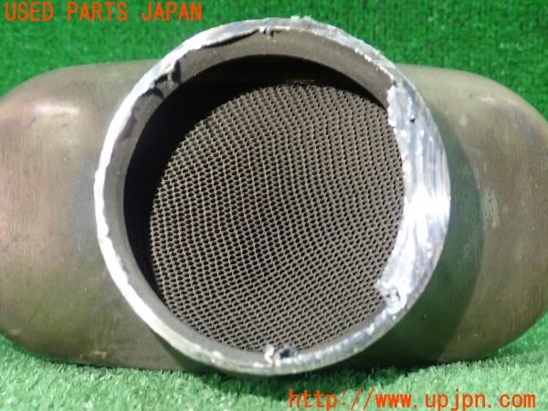 3UPJ=29350153]ルノー ルーテシア R.S.(RF4C)純正 純正 触媒 マニバーター マテリアル 約2.4kg 切断加工品 ジャンク_m3