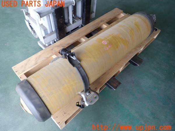 3UPJ=29430113]MIRAI(ミライ) Z (JPD20)純正 ハイドロジェンタンク① 水素タンク ボンベ 燃料 フロント側 中古_m0