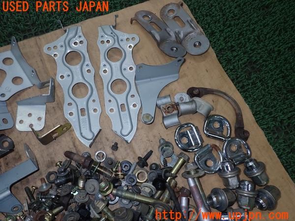 3UPJ=29530720]アルテッツァ(GXE10)後期 ネジ・ナット・ステー類 セット ジャンク_m2