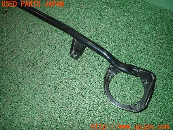 3UPJ=29600705]アウディ TT クーペ(8NBHEF)後期 純正 8N0805629B フロントタワーバー 中古_m2