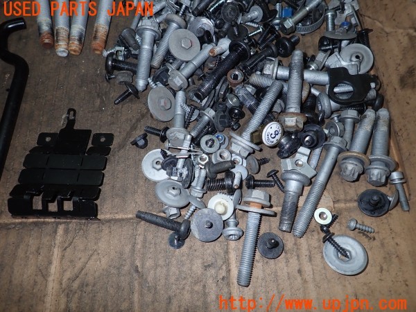 3UPJ=29700720]BMW ミニ(MINI)クーパーS クラブマン(ZG16 R55)ネジ・ナット・ステー類 セット ジャンク_m4