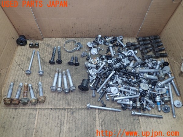 3UPJ=29730720]BMW ミニ(MINI)クーパーS クロスオーバー(ZC16A R60)ネジ・ナット・ステー類 セット ジャンク_m0
