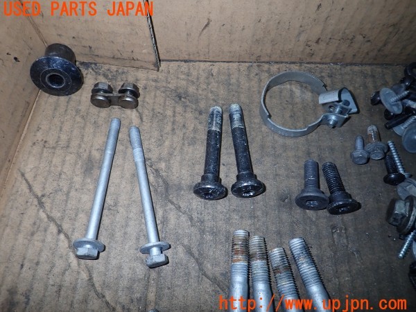 3UPJ=29730720]BMW ミニ(MINI)クーパーS クロスオーバー(ZC16A R60)ネジ・ナット・ステー類 セット ジャンク_m1