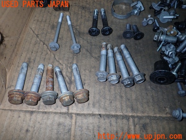 3UPJ=29730720]BMW ミニ(MINI)クーパーS クロスオーバー(ZC16A R60)ネジ・ナット・ステー類 セット ジャンク_m2