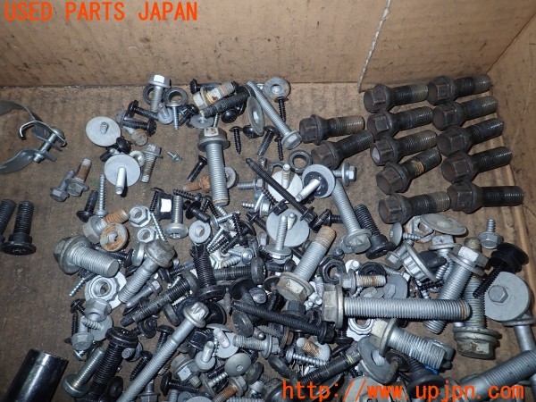 3UPJ=29730720]BMW ミニ(MINI)クーパーS クロスオーバー(ZC16A R60)ネジ・ナット・ステー類 セット ジャンク_m3