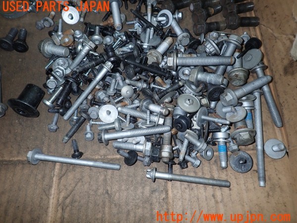 3UPJ=29730720]BMW ミニ(MINI)クーパーS クロスオーバー(ZC16A R60)ネジ・ナット・ステー類 セット ジャンク_m4