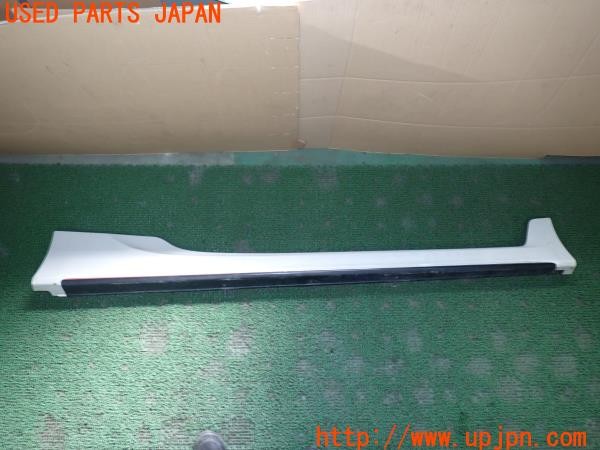 3UPJ=29790025]86(BRZ)(ZN6 A型)純正 右サイドステップ 中古_m0