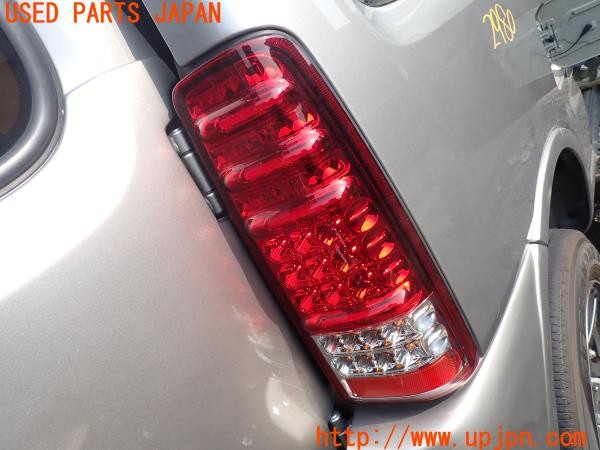 3UPJ=29800547]ジムニー ランドベンチャー(JB23W 10型)IH GROUP 60-1336 テールランプ 中古_m3