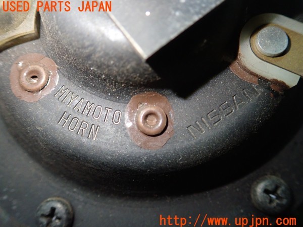 3UPJ=29870563]セドリック ブロアム(UY32)後期 日産純正 MIYAMOTO HORN ホーン 中古_m3