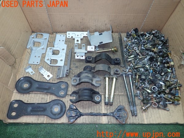 3UPJ=29870720]セドリック ブロアム(UY32)後期 ネジ・ナット・ステー類 セット ジャンク_m0