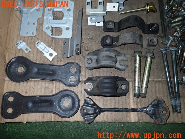 3UPJ=29870720]セドリック ブロアム(UY32)後期 ネジ・ナット・ステー類 セット ジャンク_m2