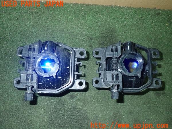 3UPJ=29880558]レヴォーグ 2.0STIスポーツアイサイト(VMG C型)IPF 9891 フォグランプ H8 中古_m3