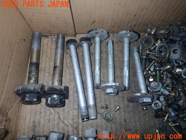 3UPJ=29900720]ランクル100(UZJ100W)前期 ネジ・ナット・ステー類 セット ジャンク_m1