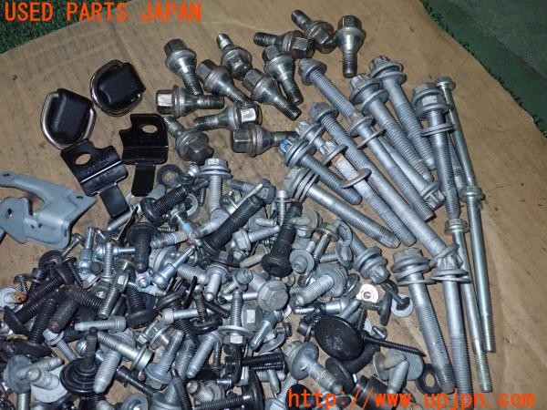 3UPJ=29930720]ジープ レネゲード(BU14)初期型 ネジ・ナット・ステー類 セット ジャンク_m1