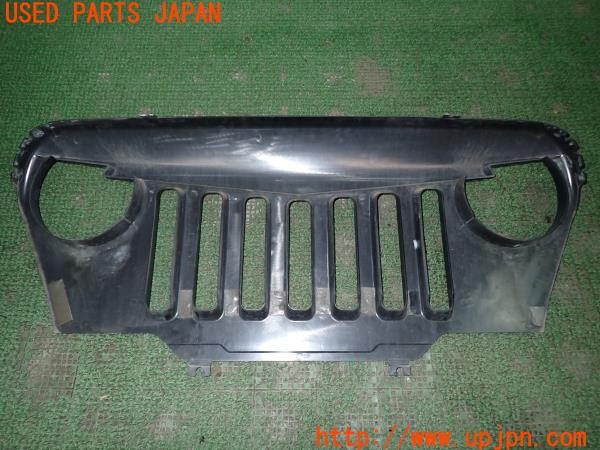 3UPJ=30020047]ジープ ラングラー スポーツ(TJ40S)社外 フロントグリル アングリーフェイス 中古_m3