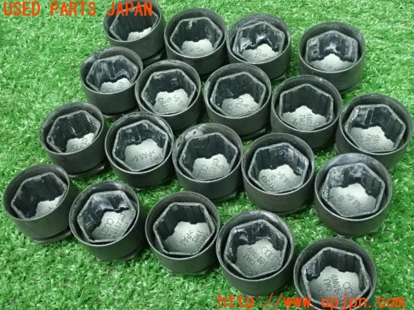 3UPJ=30050001]アウディ A3 スポーツバック(8VCXS)純正 4M0601173D ボルトキャップ ナットキャップ 19個 中古_m1