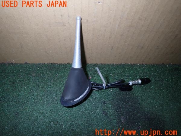 3UPJ=30070003]アルファロメオ 147 GTA(937AXL)純正? アンテナベース 社外 ショートアンテナ 中古_m0